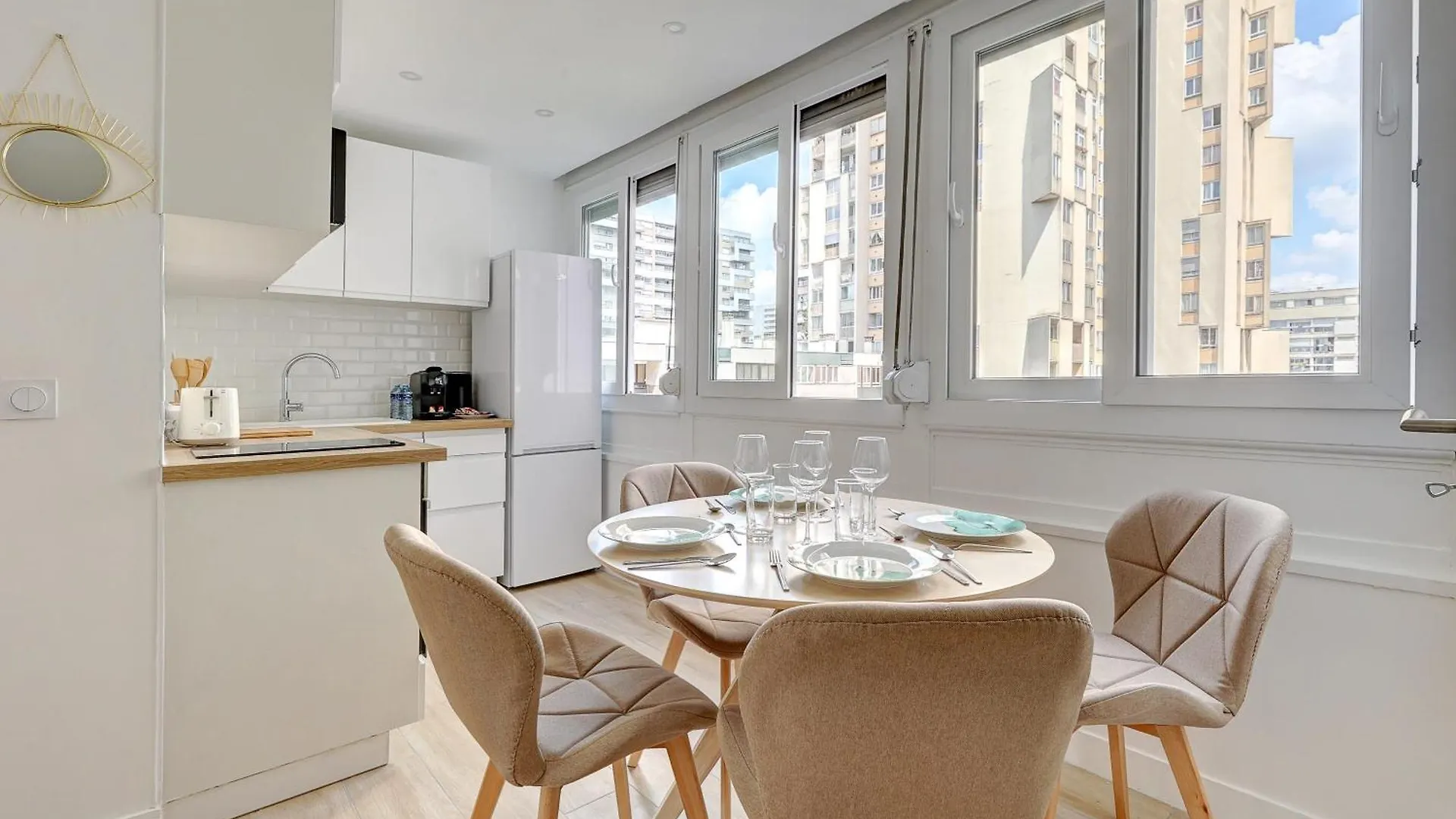 114 - Cozy Apartment In Buttes Chaumont Paris 0*,  France